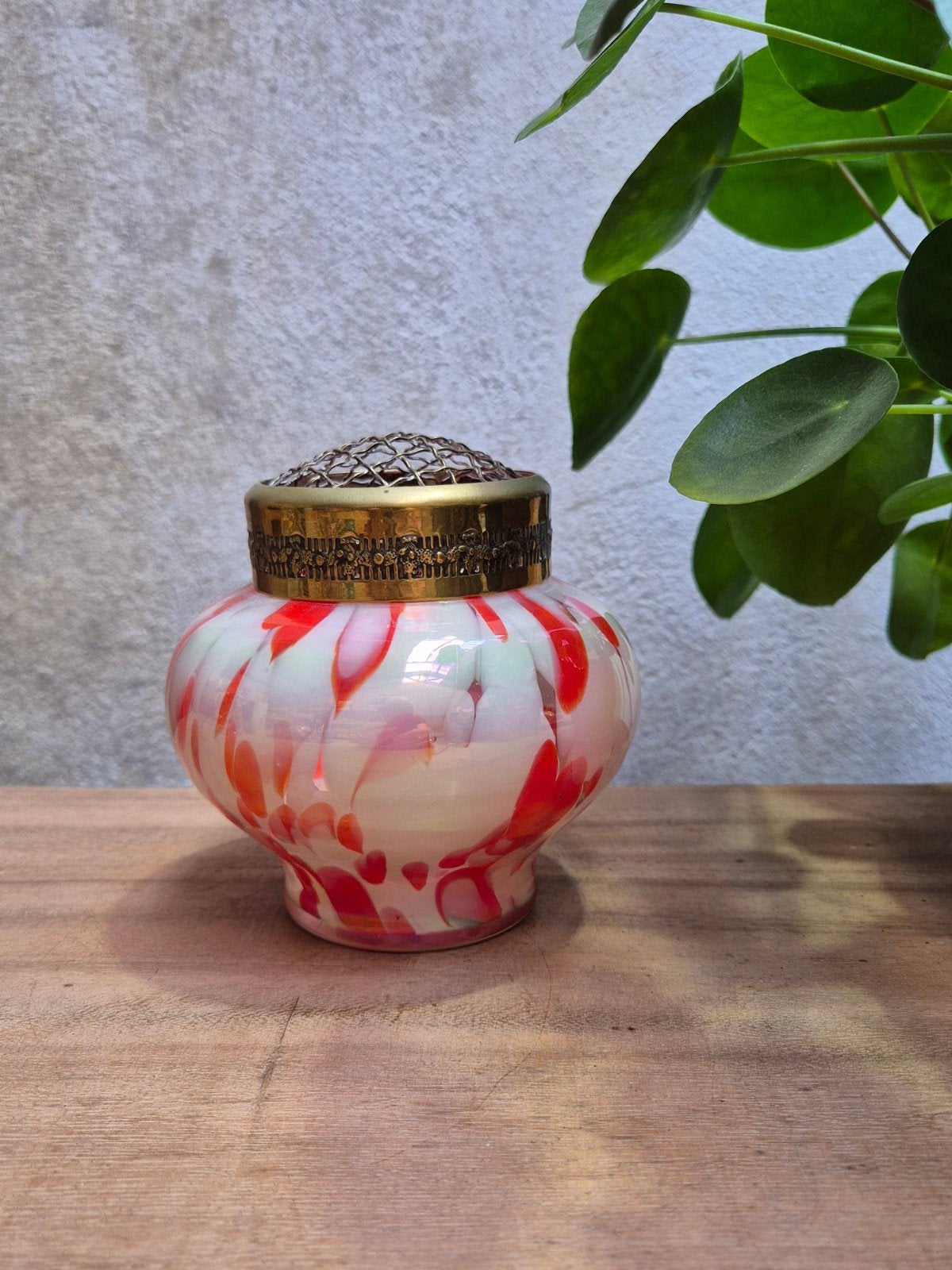 Vintage Art Deco rozenkom van rood iriserend Tsjechisch Glas, Ophalen of Verzenden