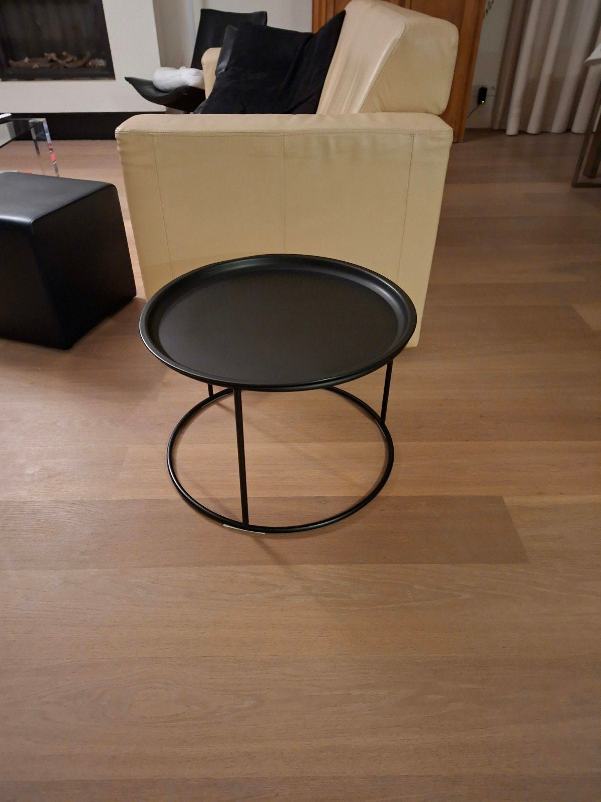 Moderne bijzettafel, rond, 56 cm doorsnee, 39 cm hoog, Ophalen