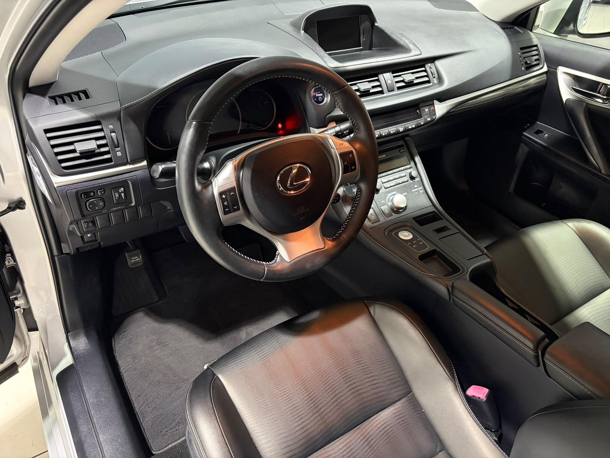 Lexus CT 200h Business Style Lederen bekleding, Navigatie, 1, Auto's, Euro 5, 136 pk, Gebruikt, 4 cilinders