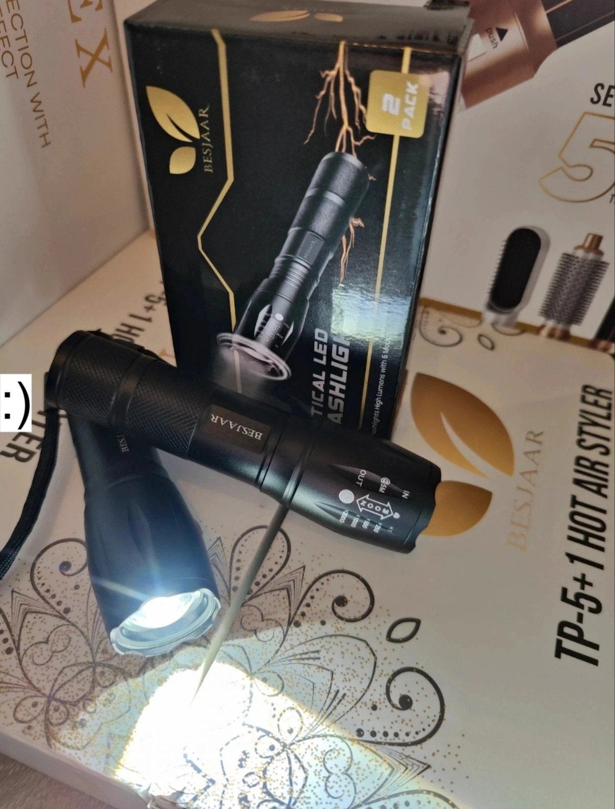 BESJAAR Tactische LED Zaklamp - Waterdicht & Zoombaar, Ophalen of Verzenden, Batterij