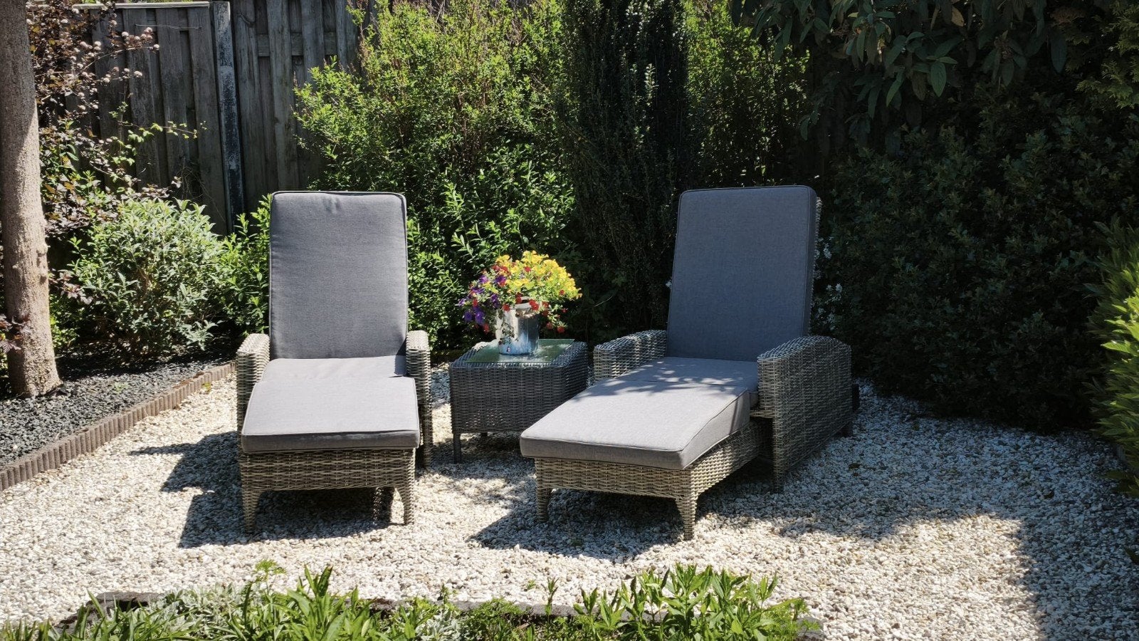 2 Luxe Wicker Ligstoelen met Voetenbank en Kussens, Ophalen, Gebruikt, Wicker, Verstelbaar