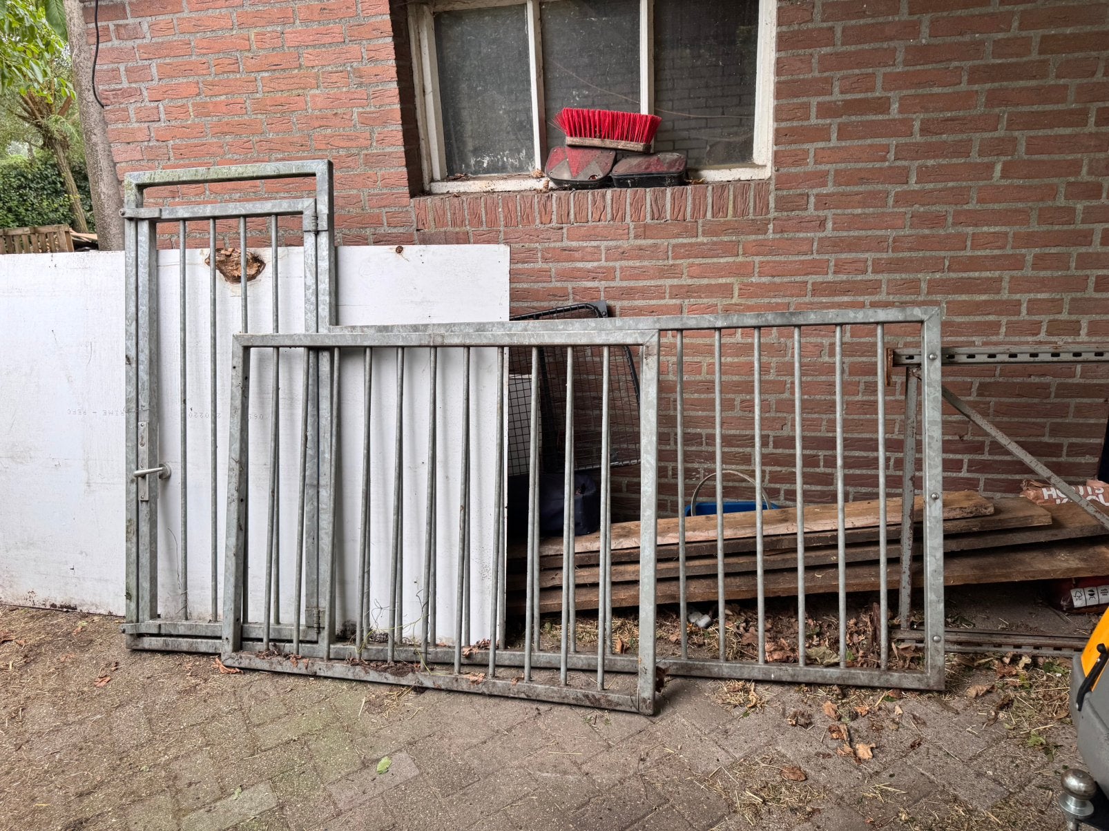 Foto 2 van Hekwerk voor dierenverblijf/hondenhok