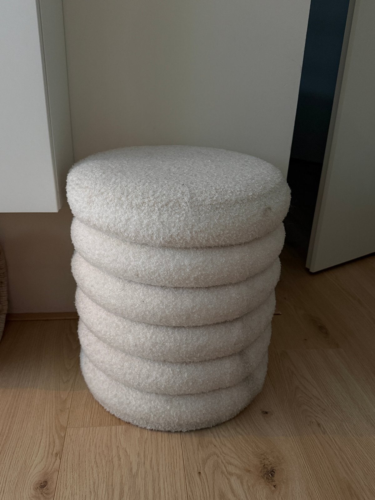 Japandi poef, Ophalen, Zo goed als nieuw, Rechthoekig, Minder dan 50 cm