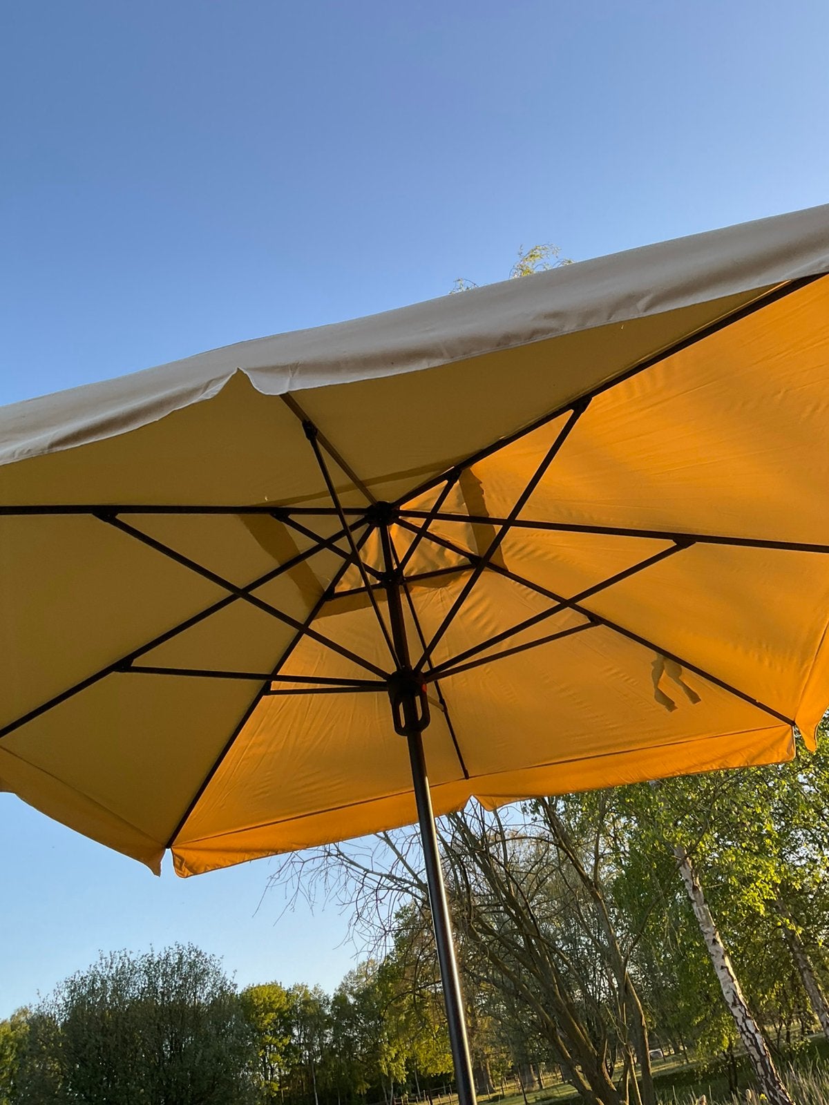 Nieuwe horecaparasol 4 x 4m inclusief kruispoot. Madison, Tuin en Terras, Parasols, Ophalen, Zo goed als nieuw, Zweefparasol