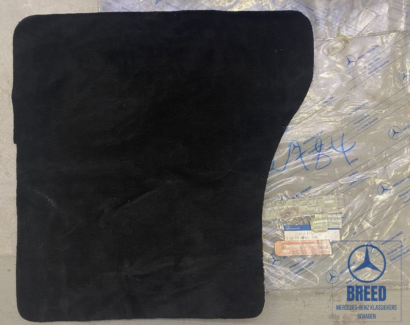 NOS bekleding achterzijde achterbank Mercedes W124 T-model S, Auto-onderdelen, -, Nieuw, Ophalen of Verzenden, -