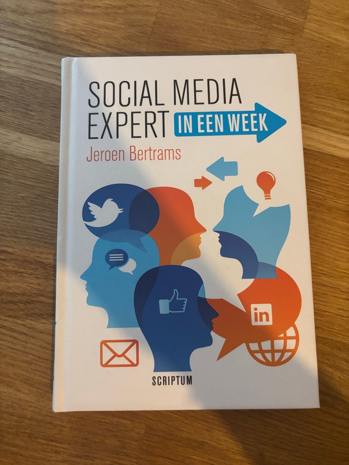 Social Media Expert in een Week - Jeroen Bertrams, Ophalen of Verzenden, Zo goed als nieuw, E-commerce en Internet