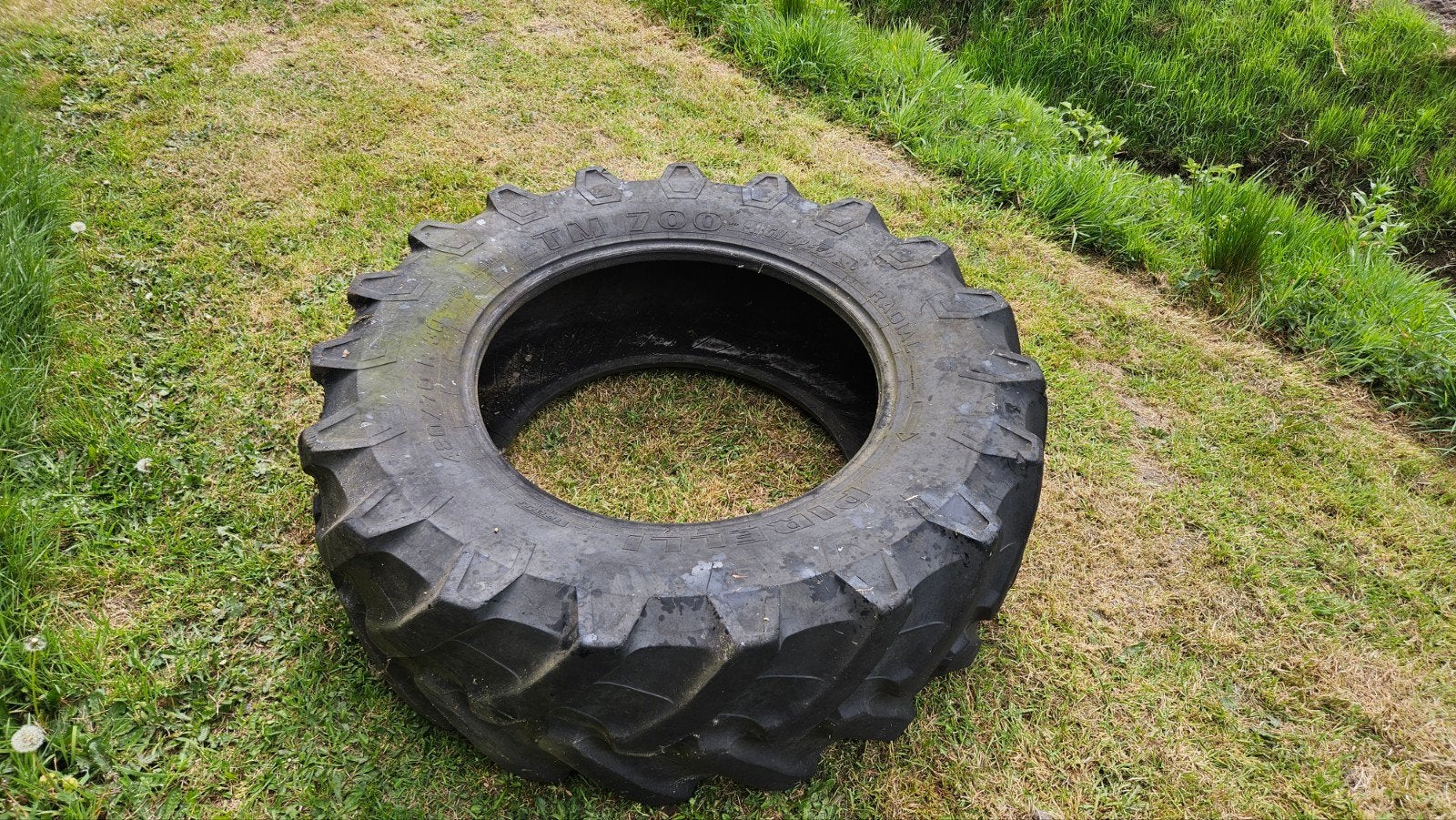 Tractorband - Landbouwband - Pirelli TM 700, Zakelijke goederen, Agrarisch | Onderdelen | Banden, Velgen en Assen, Ophalen of Verzenden
