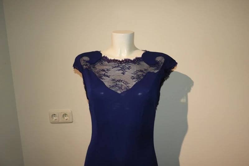 Class Cavalli diep paarse jurk bovenkant open sier werk S, Kleding | Dames, Jurken, Verzenden, Paars, Class Roberto Cavalli, Zo goed als nieuw