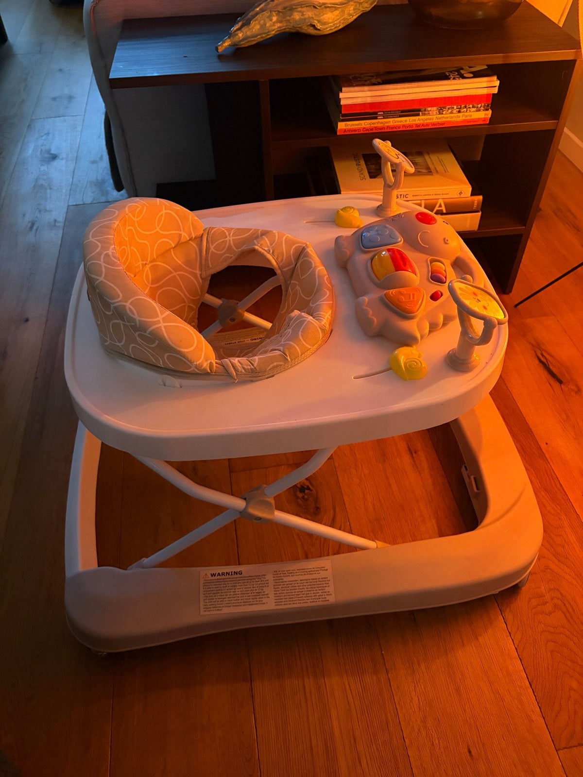 Loopstoel / walker voor baby's met speelpaneel, Ophalen, Zo goed als nieuw, Overige typen, Met licht