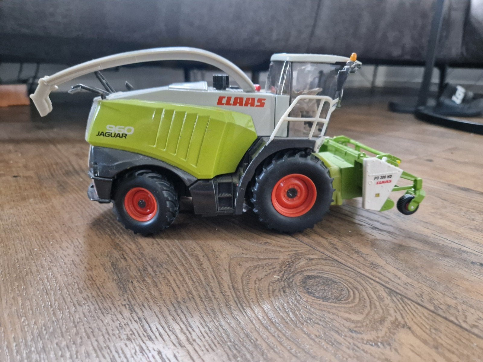 siku claas jaguar 960 + verbouw gras pick-up 1:32, Ophalen of Verzenden, Zo goed als nieuw, Tractor of Landbouw, SIKU