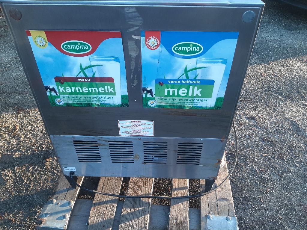 Melk dispenser SilverKing, Ophalen, Gebruikt