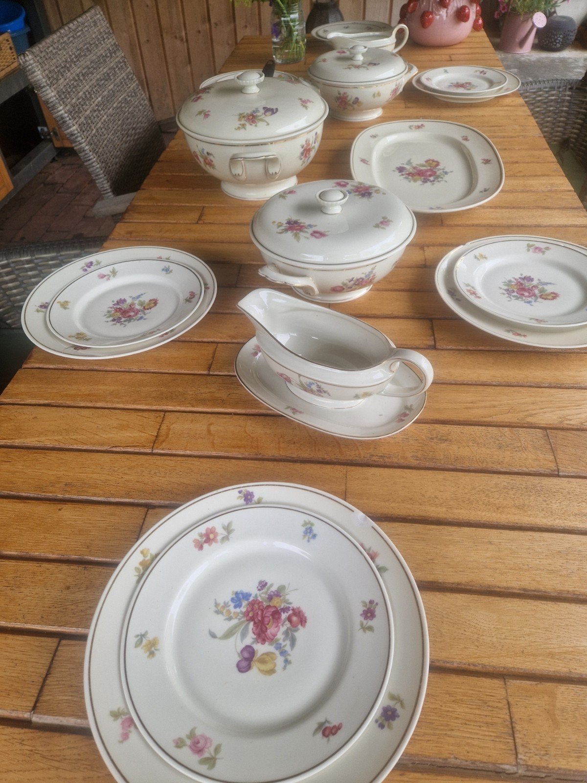 Artzberg servies met schalen en sauskommen, Antiek en Kunst, Ophalen