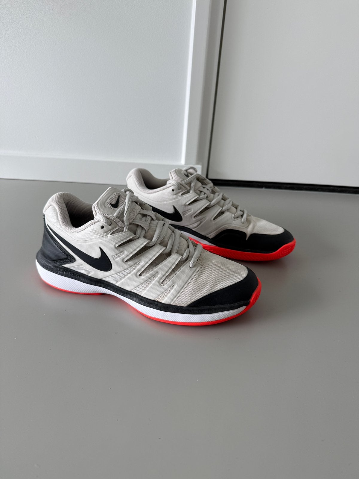 Nike tennis schoenen naat 40, Sport en Fitness, Tennis, Nike, L00, Schoenen, Ophalen of Verzenden