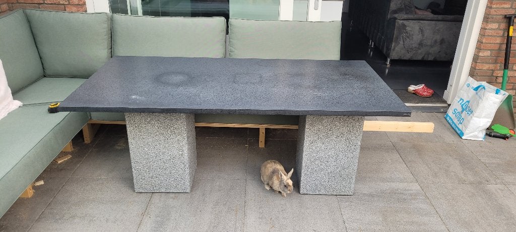 Robuuste tuintafel met granieten blad en betonnen poten, Tuin en Terras, Ophalen, Gebruikt, Rechthoekig, Overige materialen