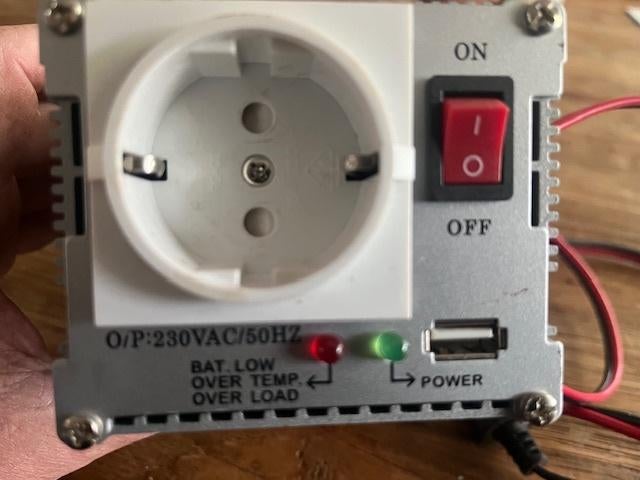 12 V naar 230 V  inverter, Ophalen of Verzenden, Zo goed als nieuw