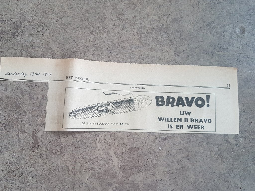BRAVO! Advertentie Willem II sigaren (1957), Ophalen of Verzenden, 1940 tot 1960, Knipsel(s)