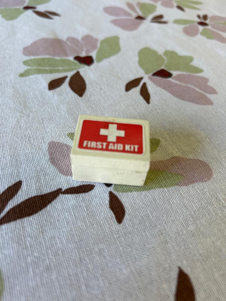 Miniatuur EHBO-doosje met inhoud, Ophalen of Verzenden, Gebruikt