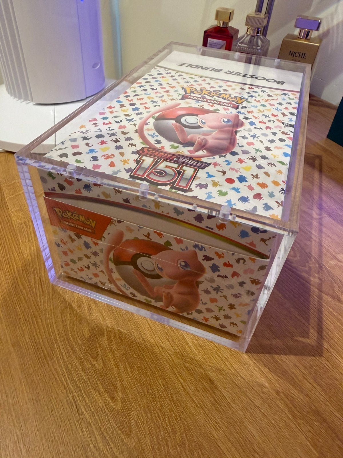 Pokemon 151 Booster Bundle Display Perfect seal + Acryl, Ophalen, Zo goed als nieuw, Minder dan 50 cm