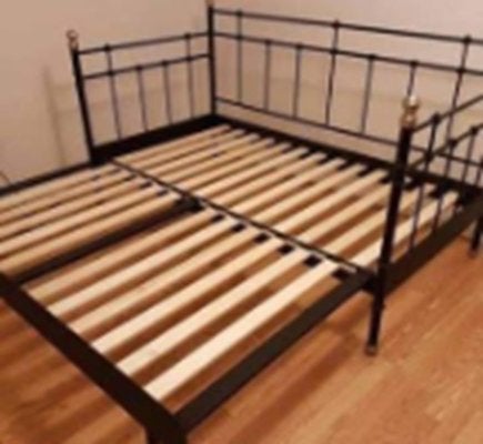 Bedbank Tromsnes IKEA uitschuifbaar tot 2 persoons bed ZGAN, Ophalen, Gebruikt, Zwart, Tweepersoons