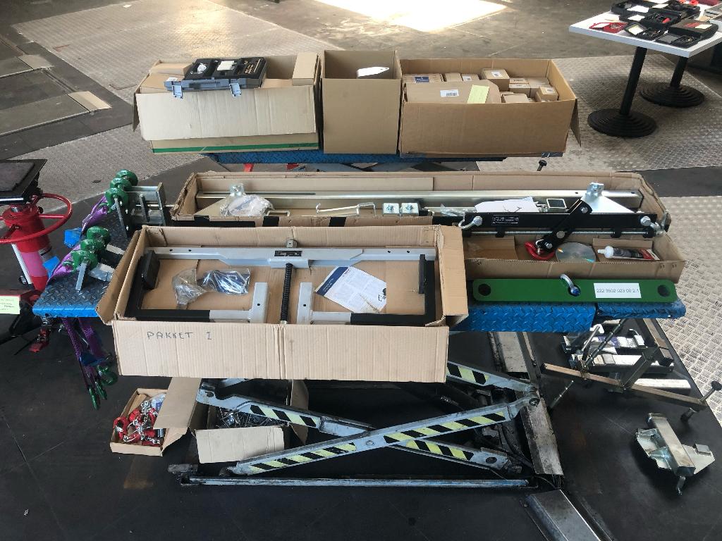 Ford gereedschap pakket voor b.v. garage, Ophalen, Gebruikt