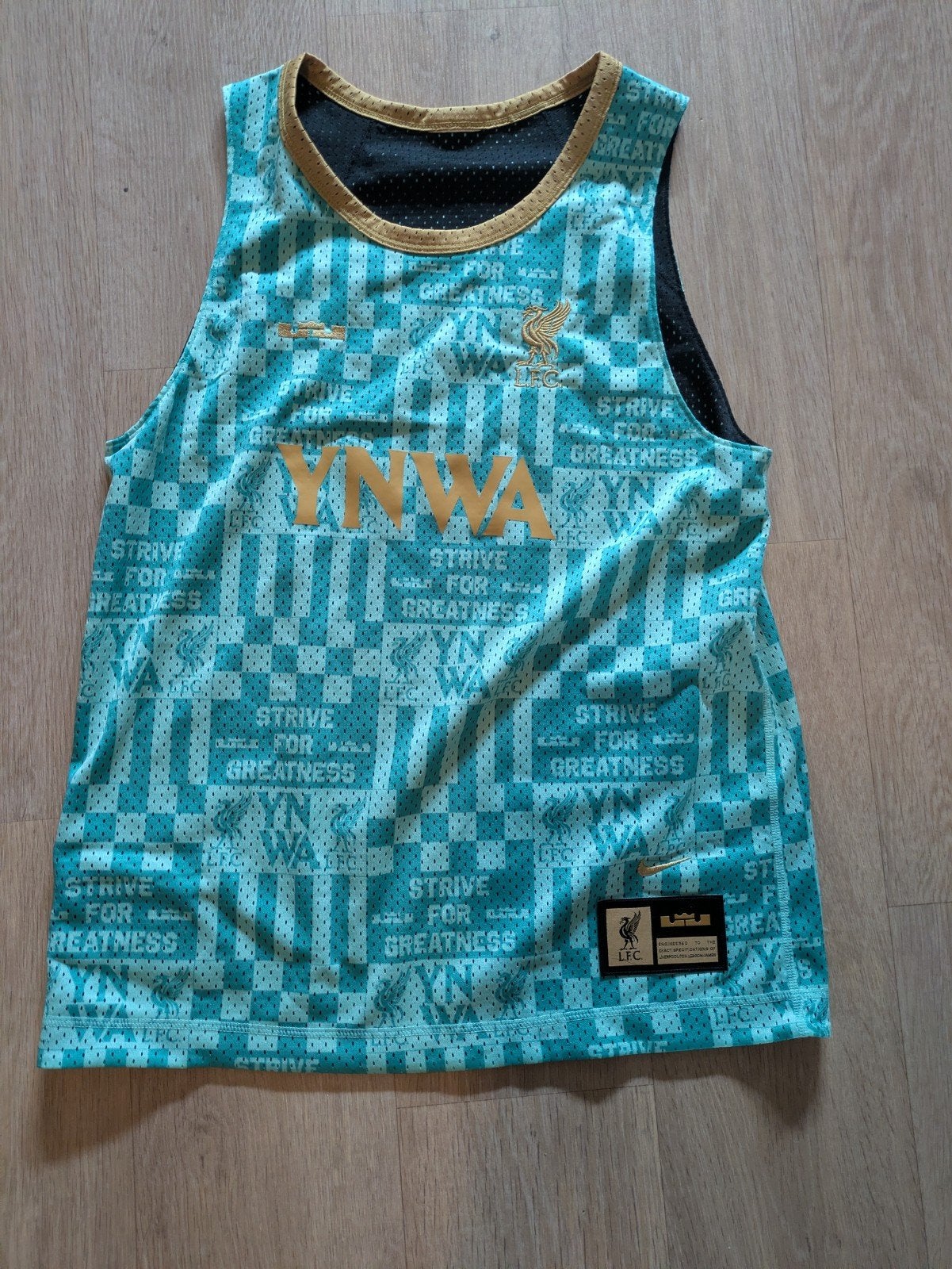Liverpool x LeBron James shirt maat S, Zwart, Nike, Ophalen of Verzenden, Zo goed als nieuw