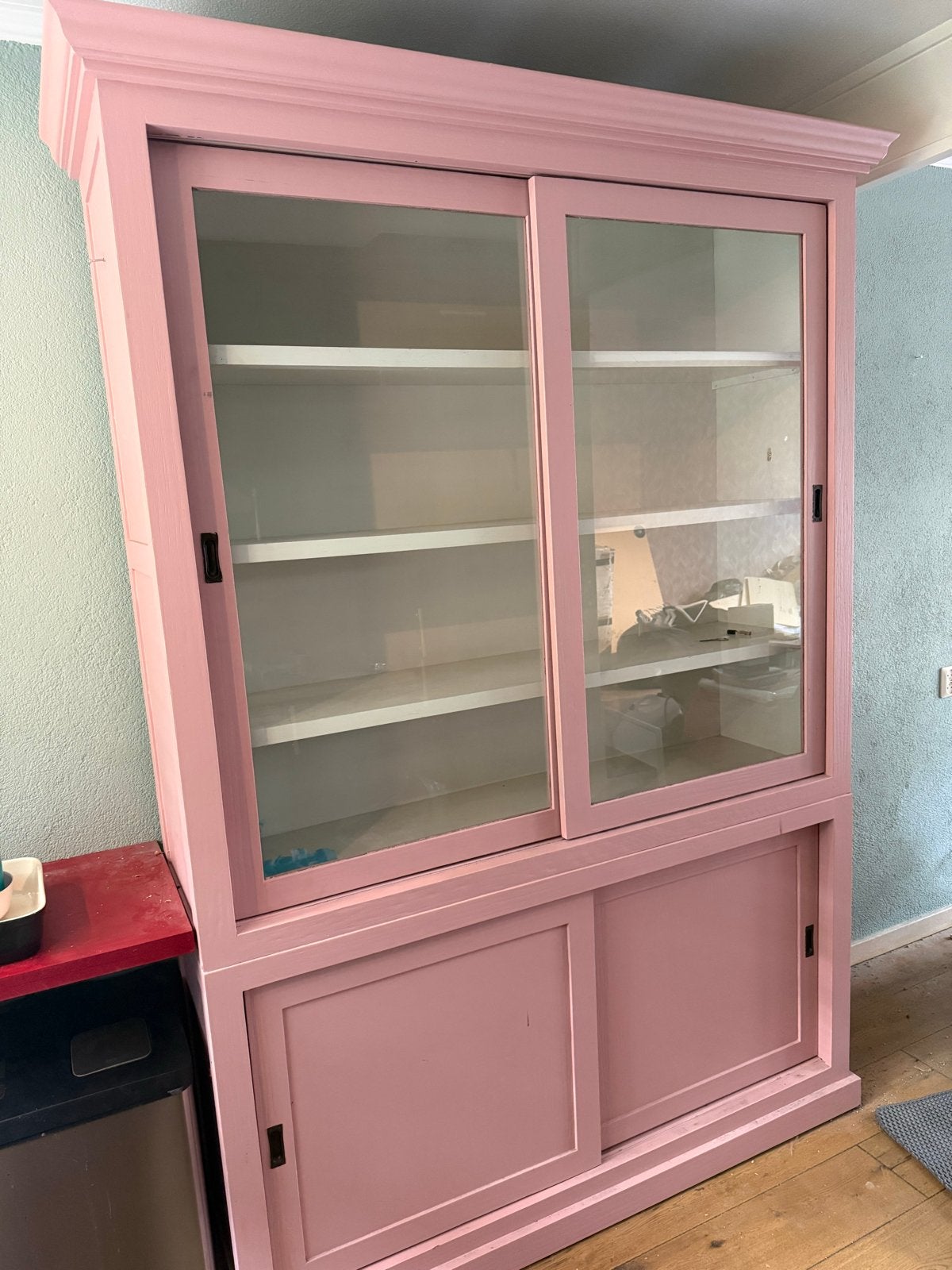 Roze kast met glazen schuifdeuren - H220xB147xD44, Ophalen, Gebruikt, 100 tot 150 cm, 200 cm of meer
