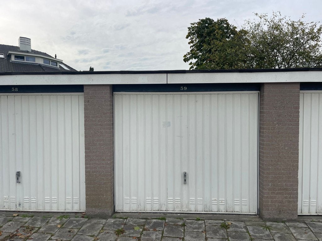 Te huur, garagebox in Assen