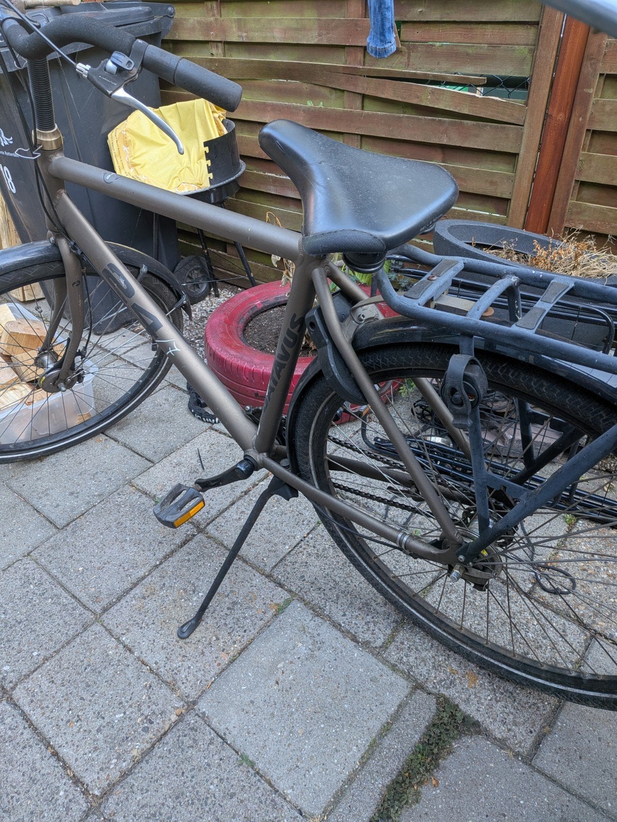 Herenfiets Batavus met slag in voorwiel, Ophalen, Gebruikt, Batavus