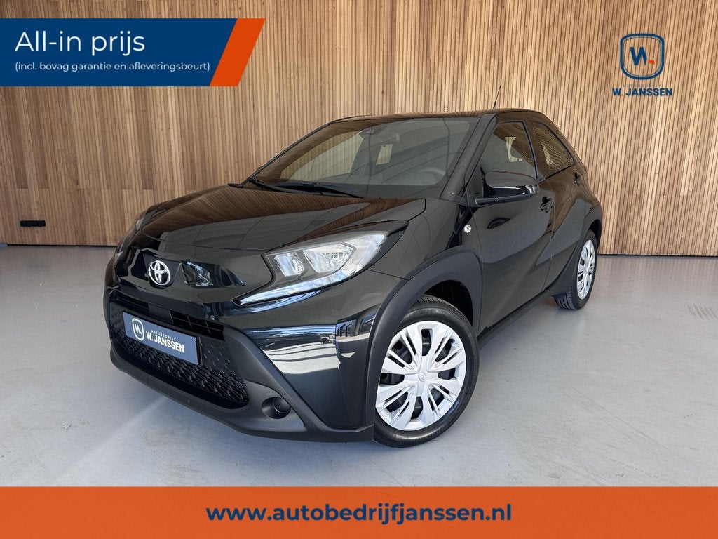 Toyota Aygo X 1.0 VVT-i MT Play Camera | Cruise control | Ca, 12 maanden, Gebruikt, 920 kg, 4 stoelen