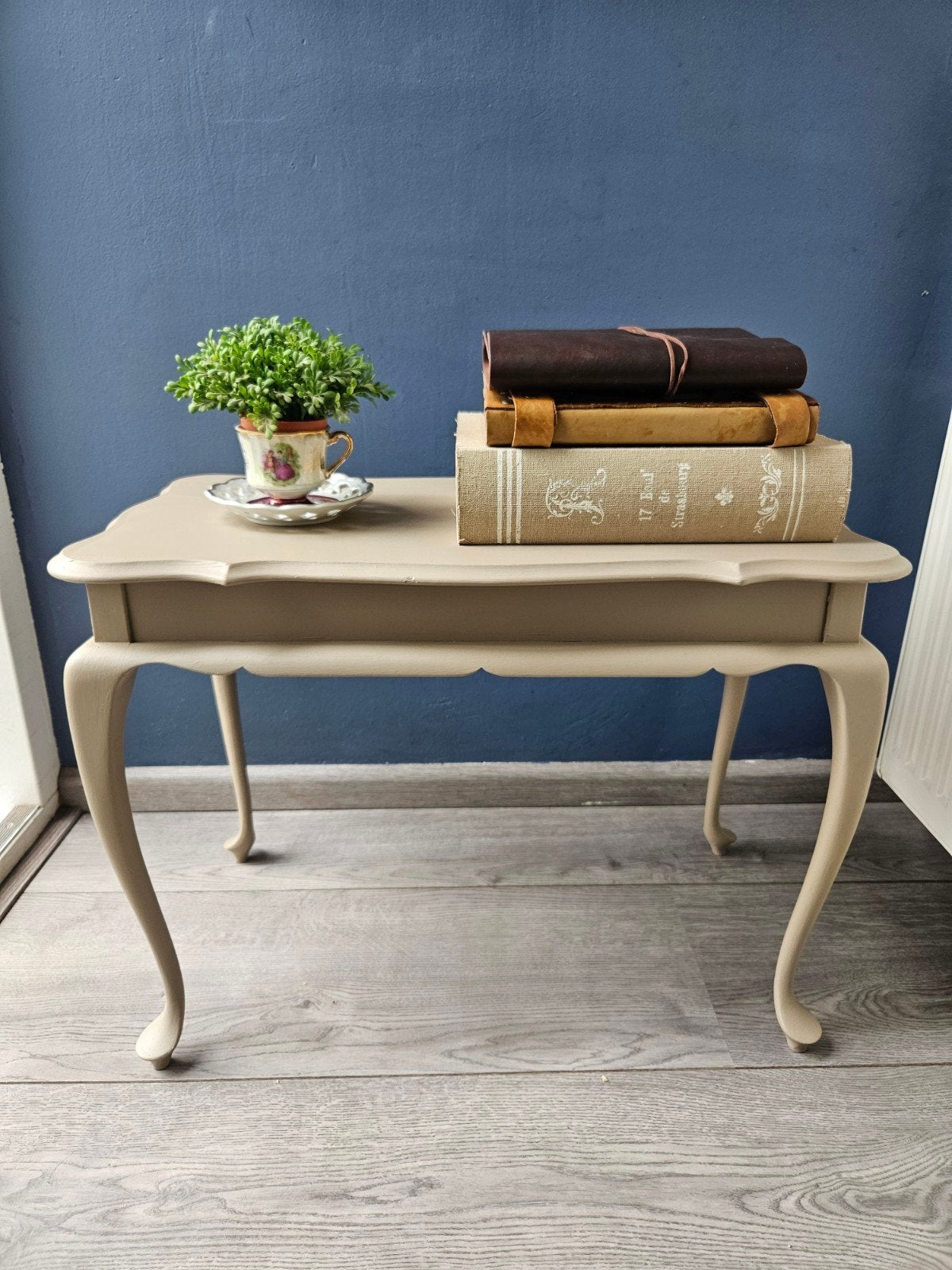 sierlijk taupe/beige tafeltje, Ophalen, 25 tot 50 cm, Rond, 50 tot 100 cm