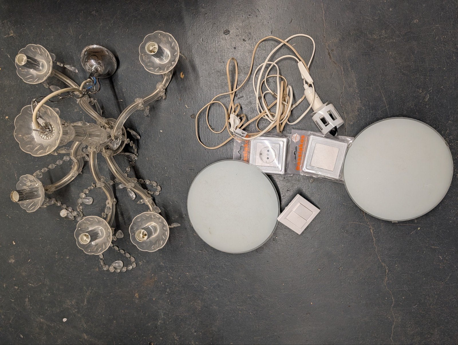 Kroonluchter, plafondlampen en schakelmateriaal, Ophalen, Gebruikt, Klassiek en modern, 50 tot 100 cm