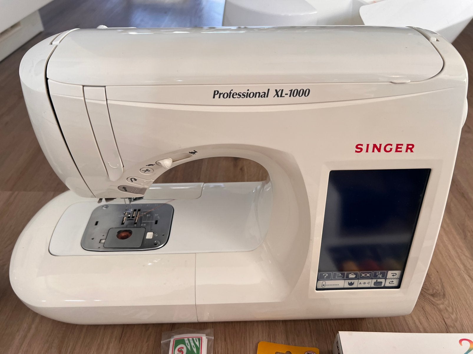Singer Professional XL-1000 Naai- en Borduurmachine Compleet, Hobby en Vrije tijd, Naaimachines en Toebehoren, Ophalen of Verzenden