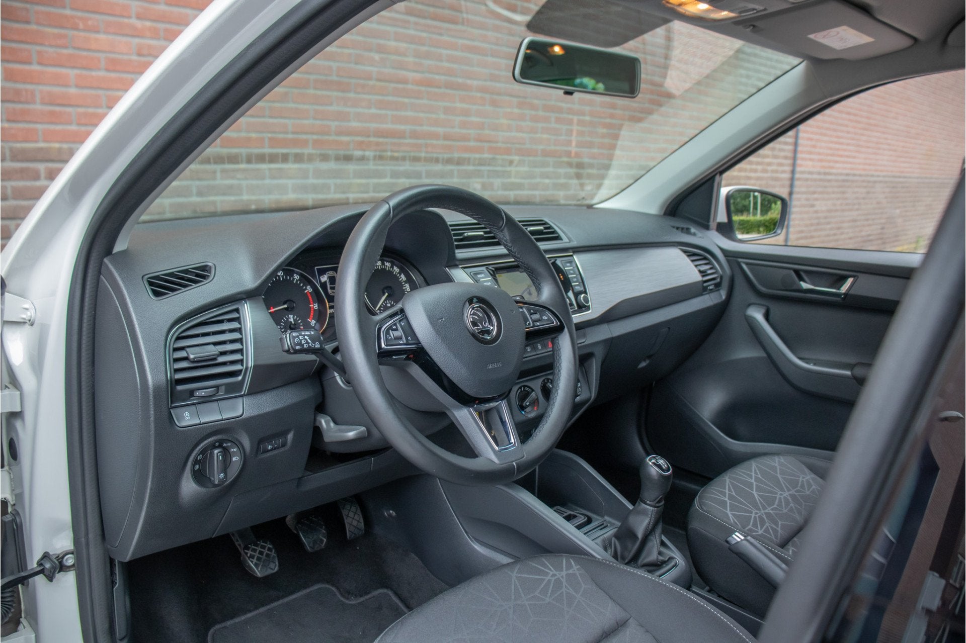 Skoda Fabia 1.0 TSI Clever, Origineel NL, Navigatie, PDC, Ai, Auto's, Voorwielaandrijving, Parkeersensor, Stof, Bedrijf