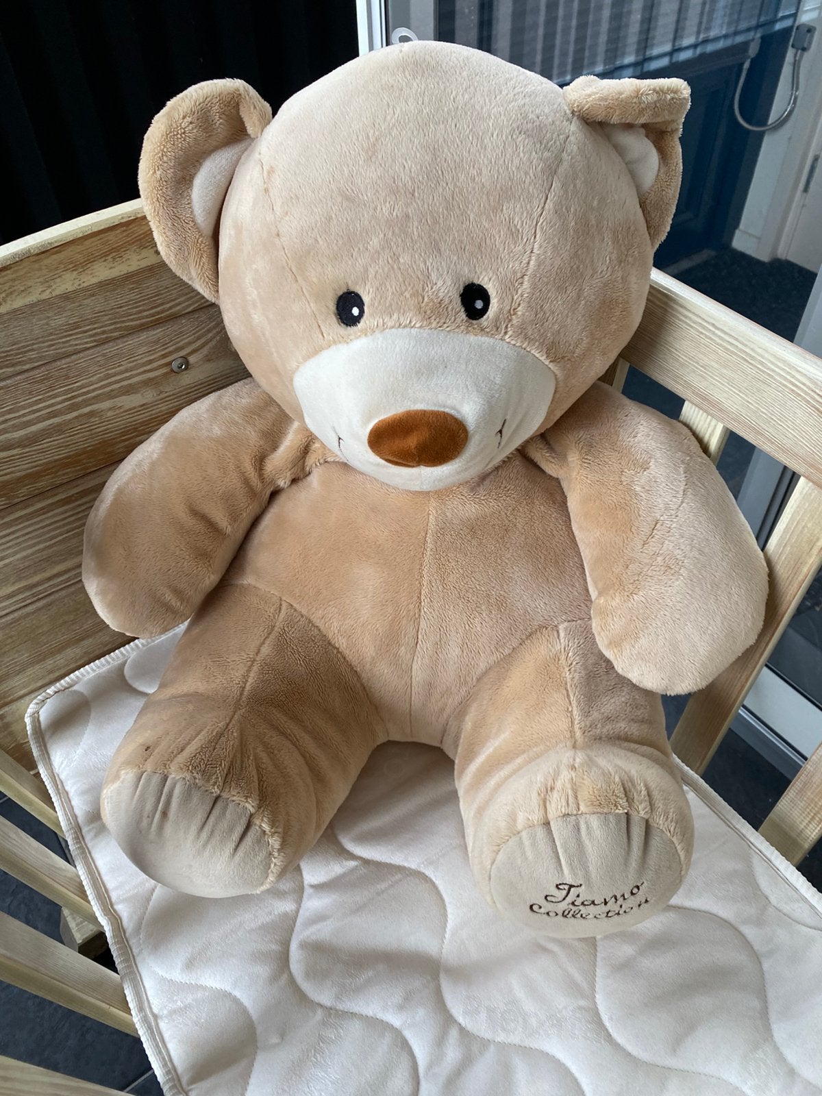 Grote Tiamo knuffel sierknuffel beer, Ophalen of Verzenden, Zo goed als nieuw, Stoffen beer, Overige merken