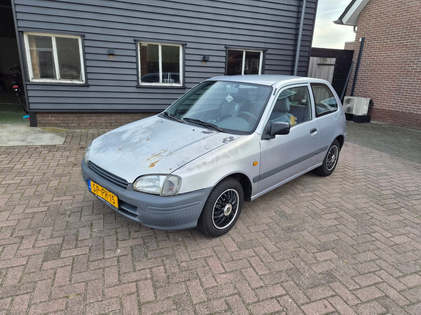 Toyota Starlet 1.3 16V 1998 Grijs, Voorwielaandrijving, Stof, 4 cilinders, Starlet
