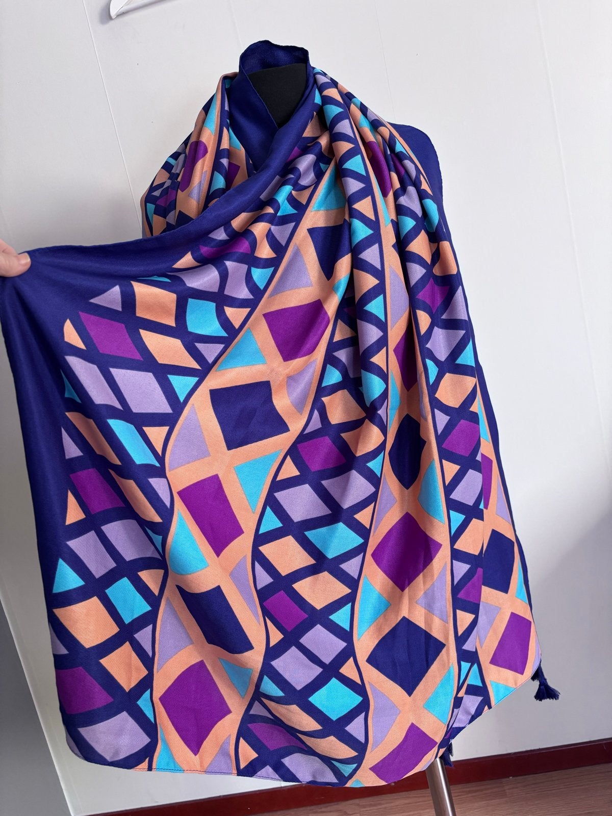 Grote warme zachte omslagdoek van viscose, Ophalen of Verzenden, Nieuw, Maat 46/48 (XL) of groter, Sjaal