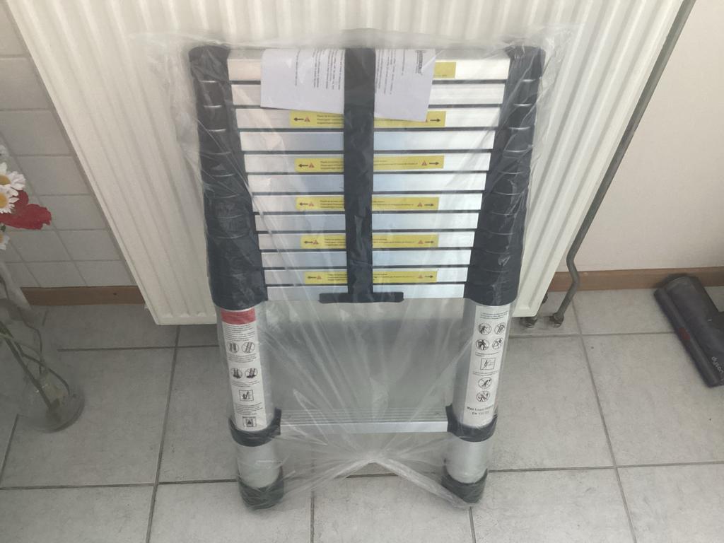Telescoop ladder 3,8m, Ophalen of Verzenden, Zo goed als nieuw, Ladder, Opvouwbaar of Inschuifbaar