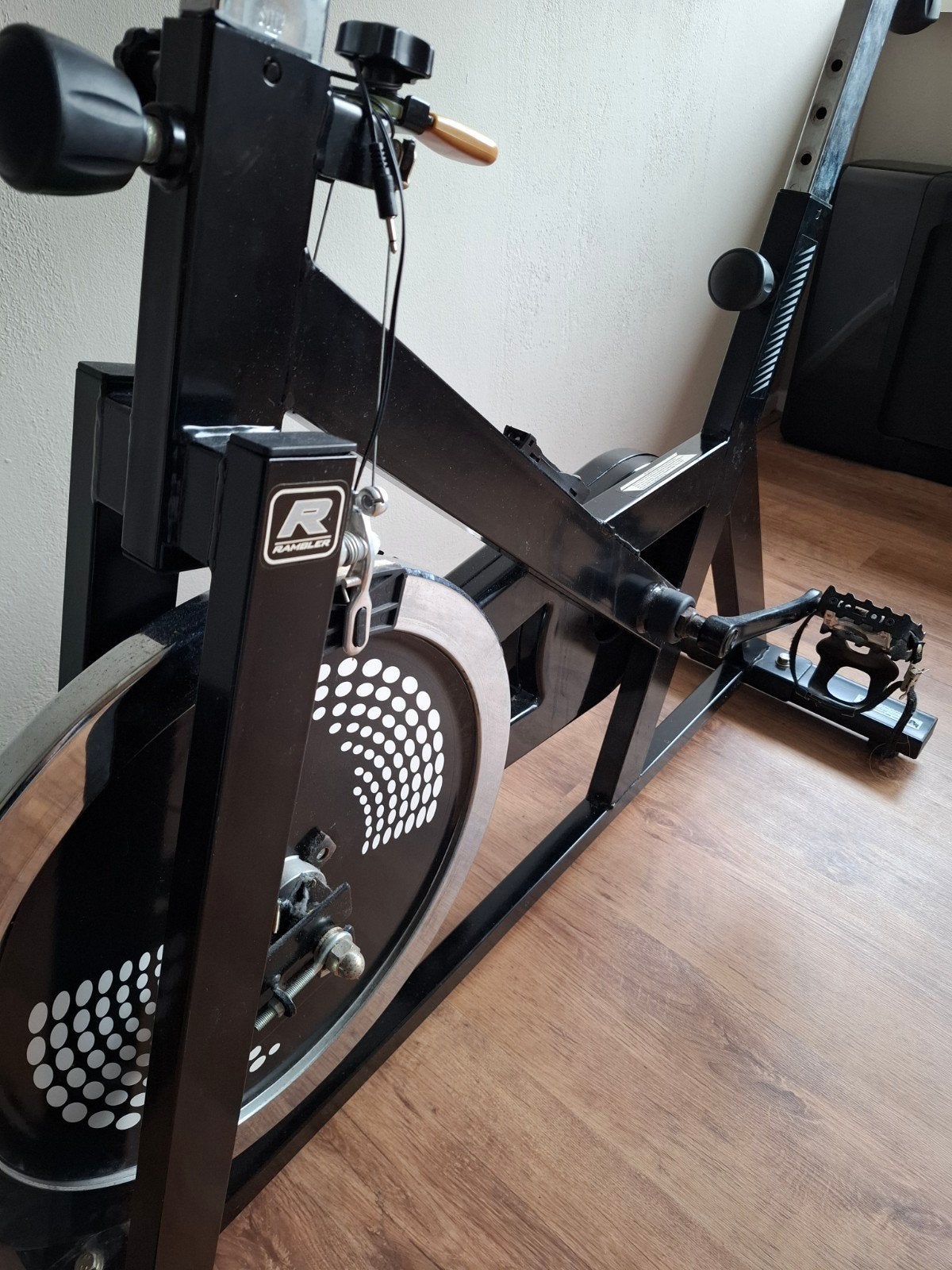 Spinfiets: tegen elk aannemelijk bod, Sport en Fitness, Ophalen, Gebruikt, Spinningfiets