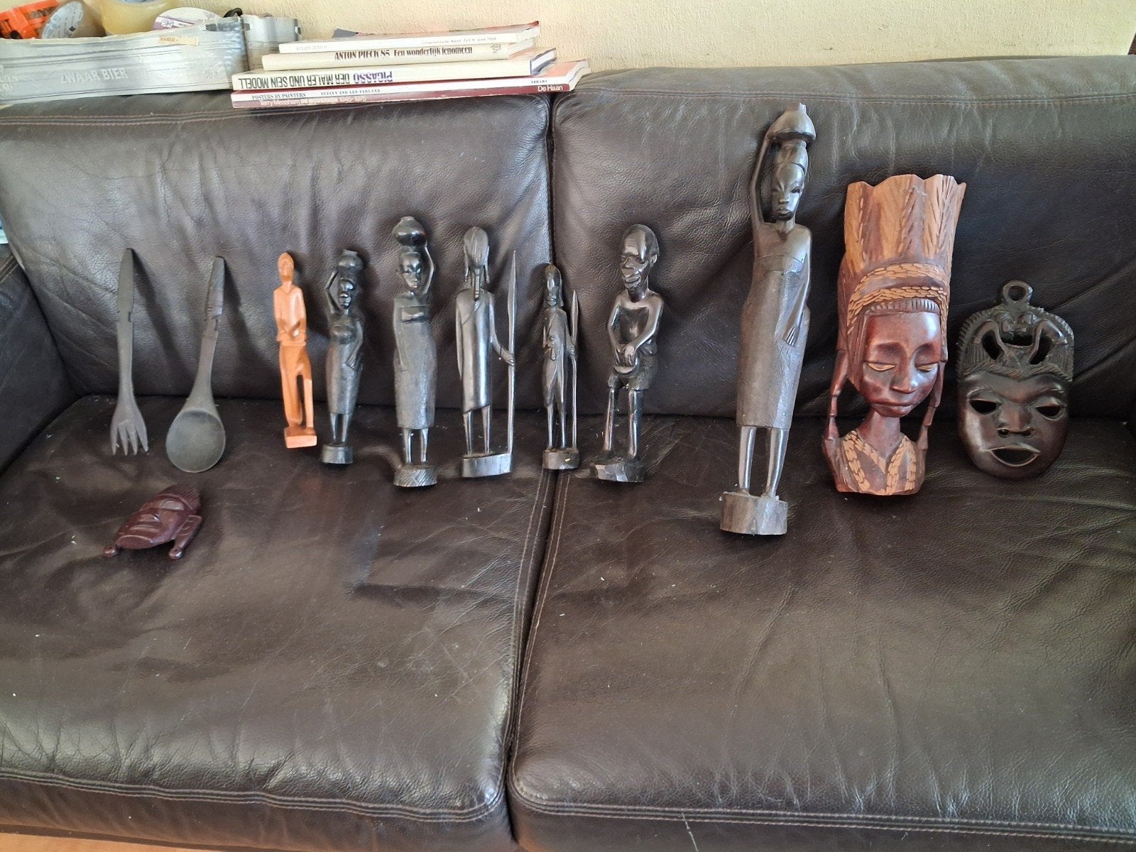 Verzameling Afrikaanse houten beelden en maskers, Hout, Afrika, Ophalen of Verzenden, Beeld