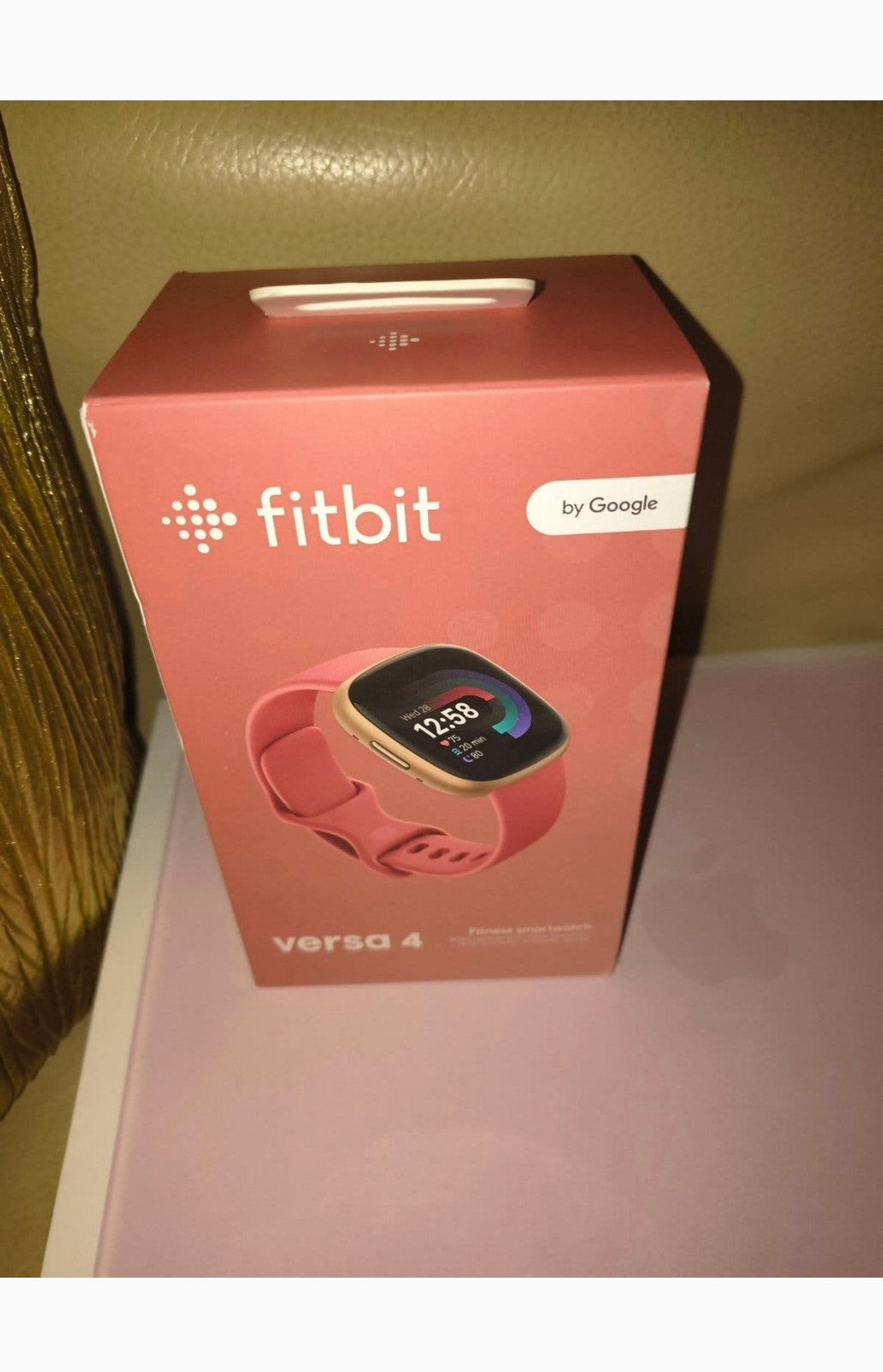 Geseald fitbit versa 4 rose goud, Ophalen of Verzenden, Nieuw, Roze, Android