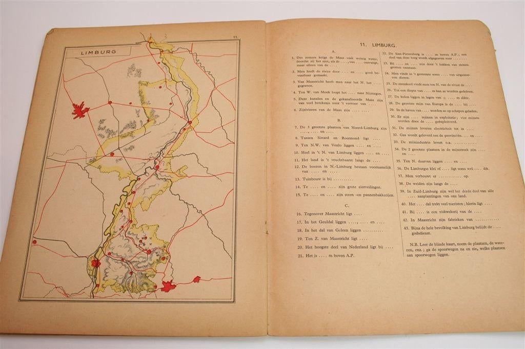 Atlas Prop [1948] — Met Kaarten van Nederlands-Indië, Boeken, Gelezen, Ophalen of Verzenden, Landkaart, 1800 tot 2000