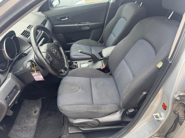 Mazda 3 1.6 Touring Sportline, '06, airco, navi, met een nie, Auto's, Stof, Gebruikt, Zwart, 4 cilinders