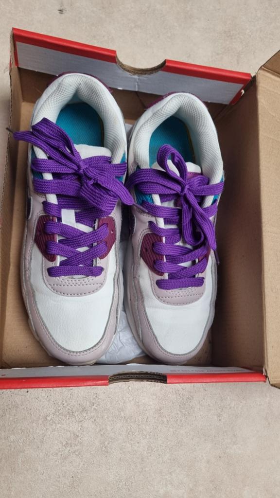 Nike Air max 90 maat 34, Kinderen en Baby's, Kinderkleding | Schoenen en Sokken, Sportschoenen, Zo goed als nieuw, Nike, Verzenden