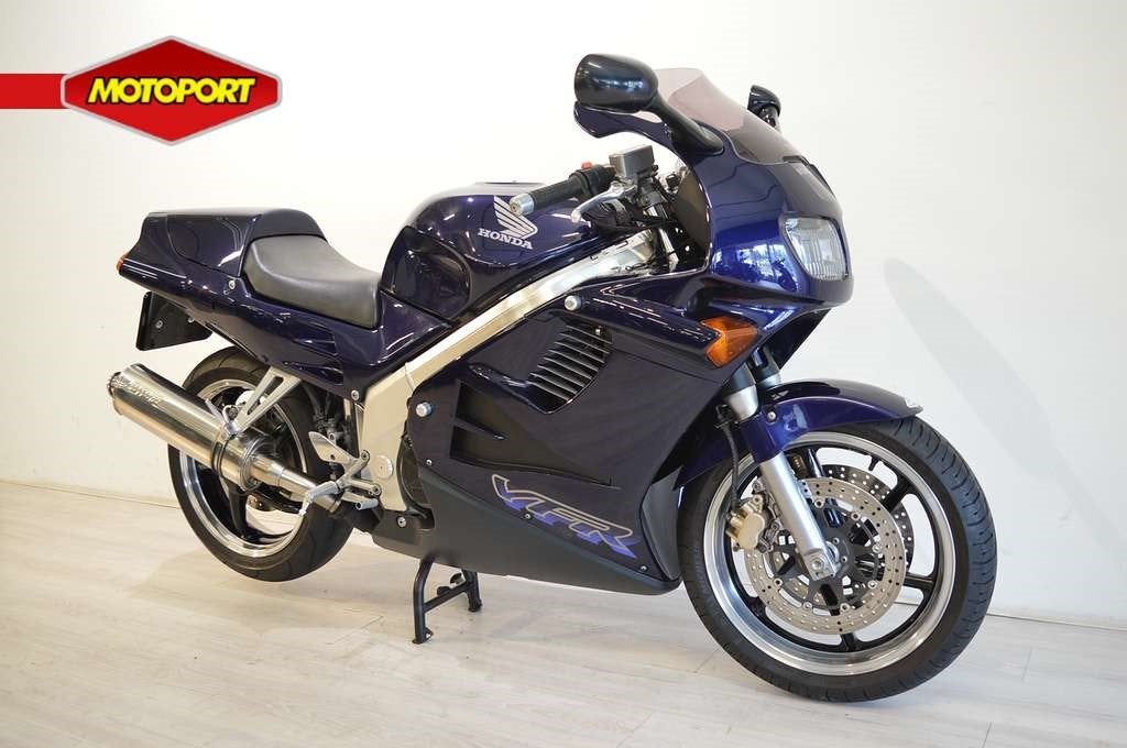 Honda VFR 750 F (bj 1997), Wijngaardveld 1
9300  AALST, BE, Sport, Mc.benelux@honda-eu.com, HONDA MOTOR EUROPE Ltd Belgian Branch