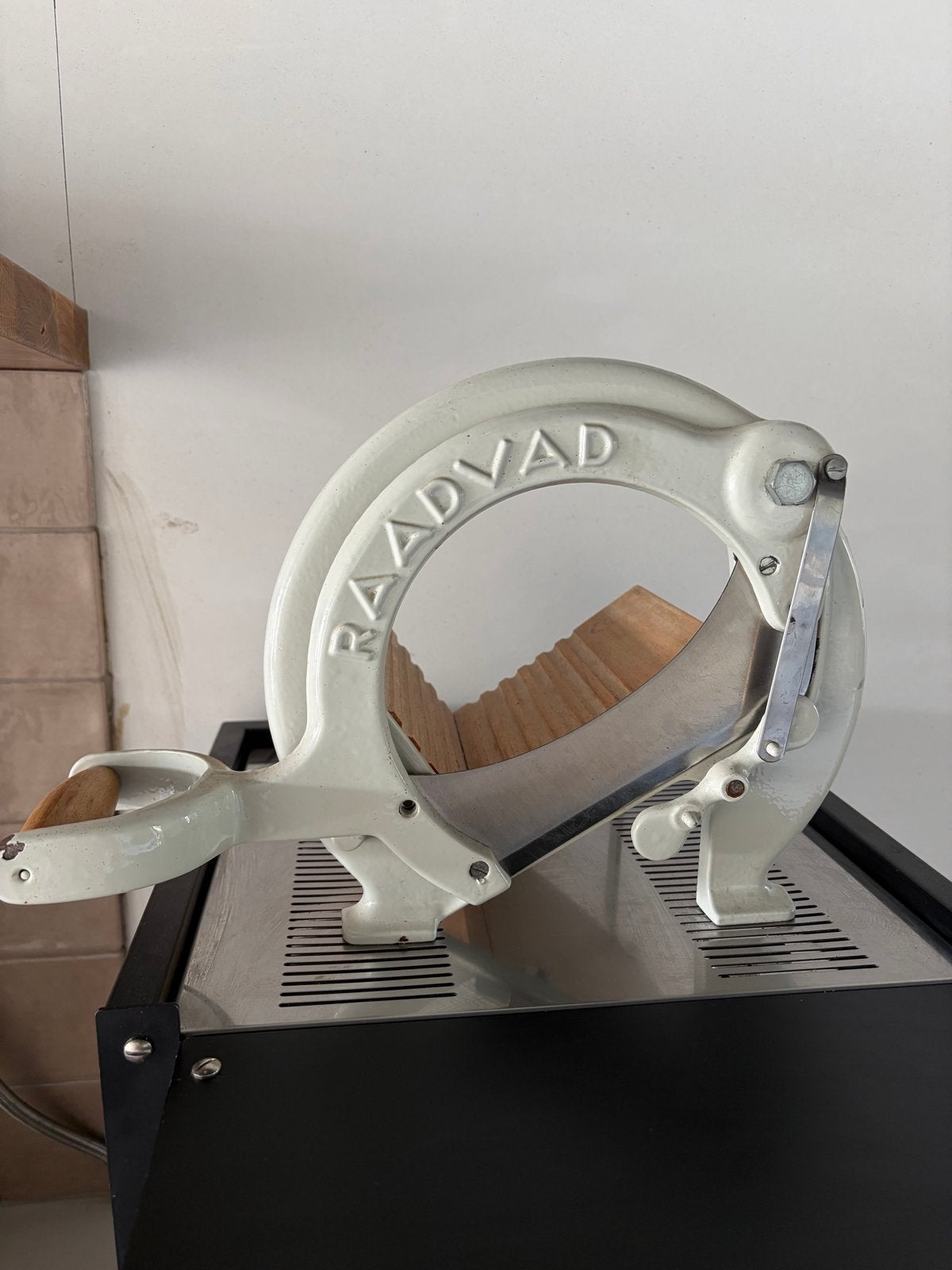 Vintage Raadvad broodsnijmachine, Ophalen