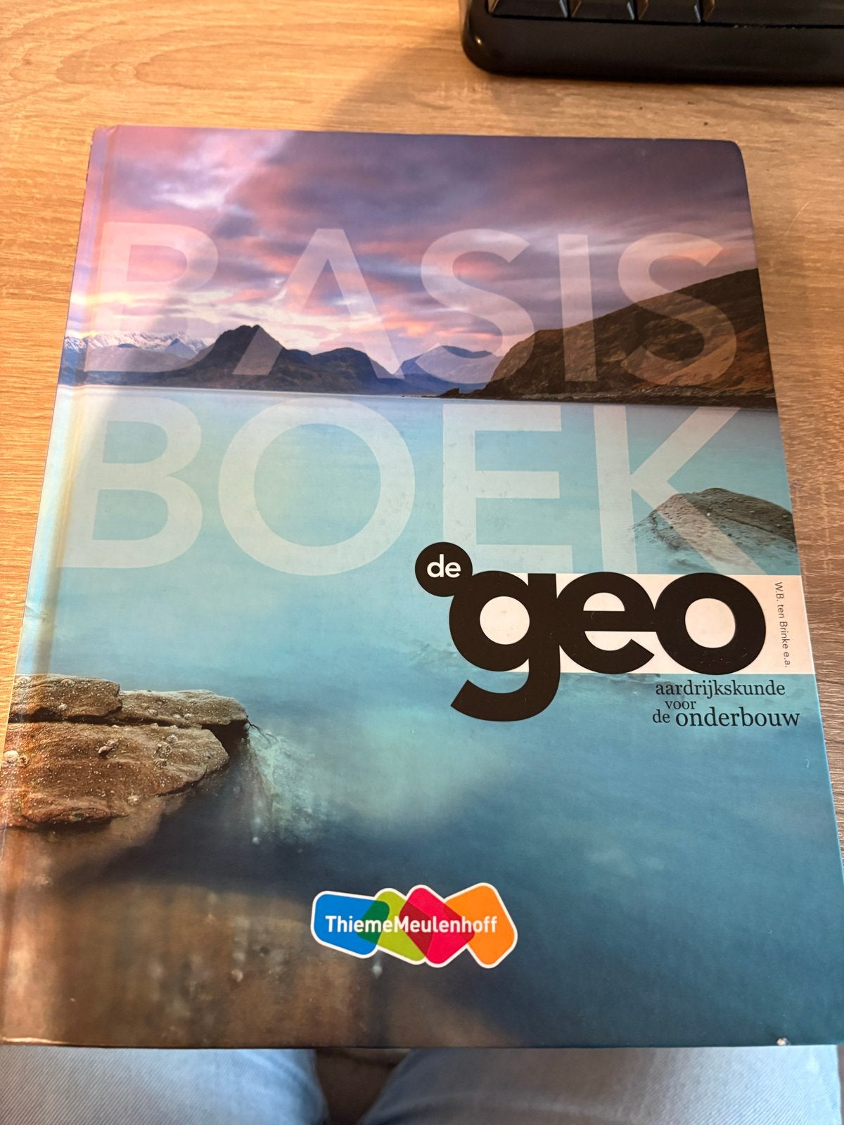 Aardrijkskunde boek - de Geo Basisboek onderbouw, Ophalen of Verzenden, Gelezen, Overige niveaus, Aardrijkskunde