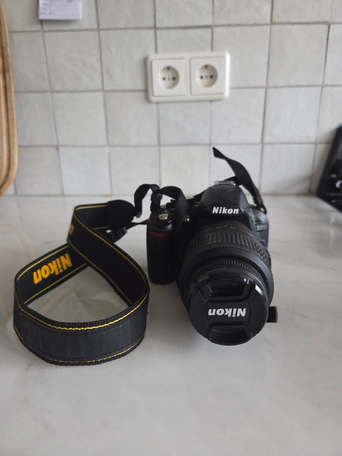 Nikon D3100 Spiegelreflexcamera met 18-55mm lens, Ophalen of Verzenden
