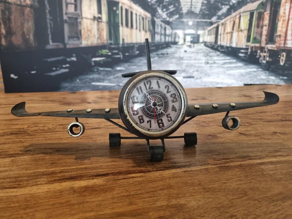 Unieke Vliegtuig Klok - Vintage Stijl Tafelklok, Ophalen of Verzenden, Zo goed als nieuw