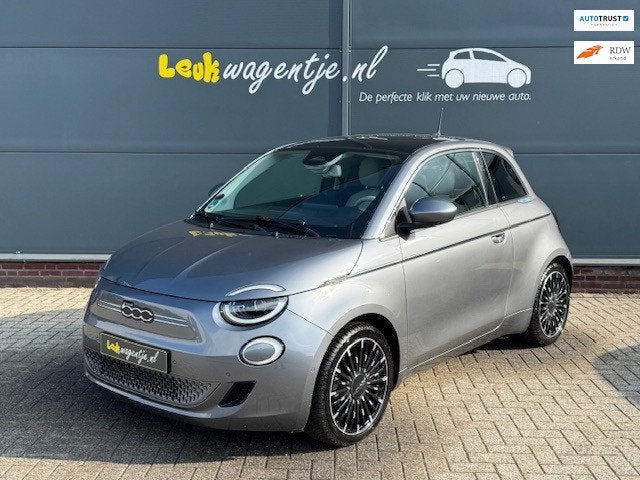 Fiat 500 e La Prima 42 kWh * SOH 97% *camera *carplay *cruis, Auto's, Adaptive Cruise Control, Gebruikt, 118 pk, 4 stoelen