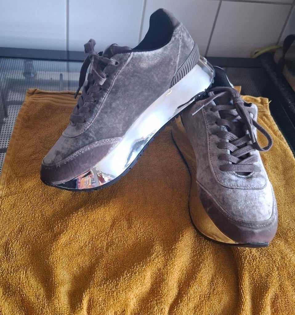 Stoere Calvin Klein Jeans Velvet Cate Sneakers, Kleding | Dames, Ophalen of Verzenden, Grijs, Calvin Klein, Sneakers of Gympen